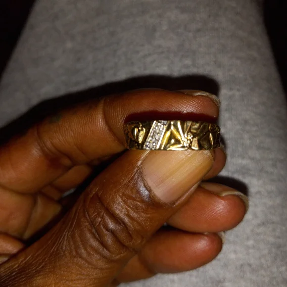 Jewelry - Picture 1 of 3